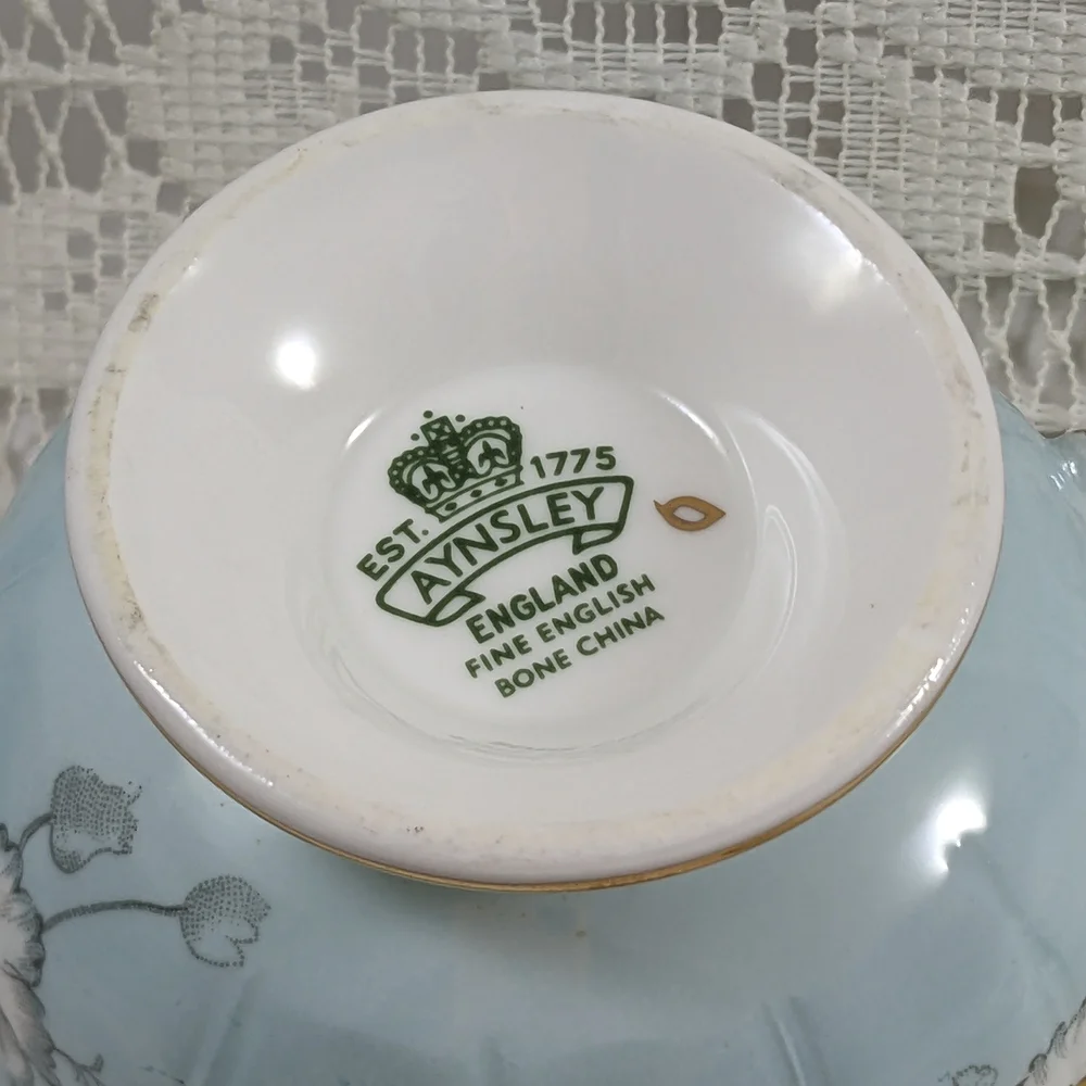 Vintage Aynsley Light Blue With White Petunias Gold-Trim Teacup & Saucer - Picture 4 of 5